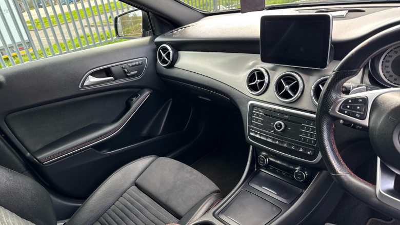 Mercedes-Benz GLA 220d 4Matic AMG Line 5dr Auto [Prem Plus] Diesel Hatchback